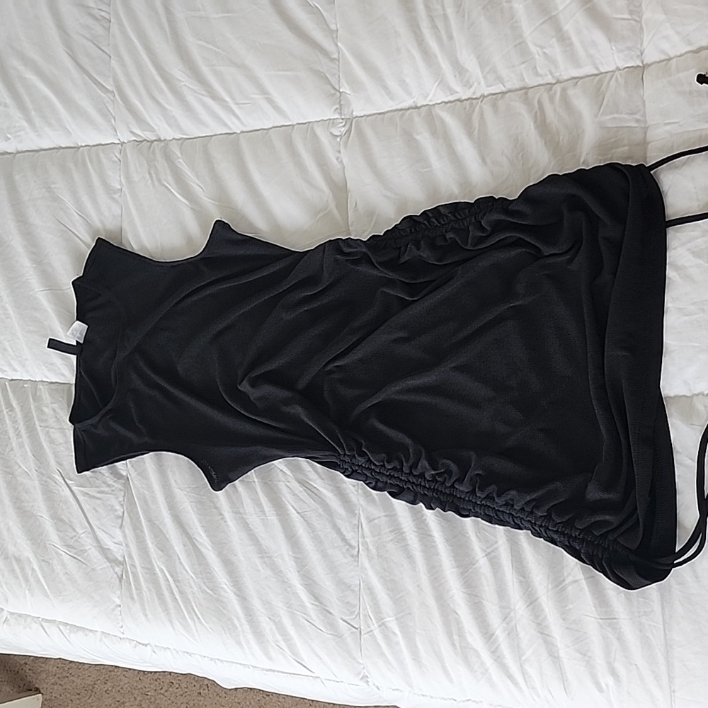 Black bodycon dress
